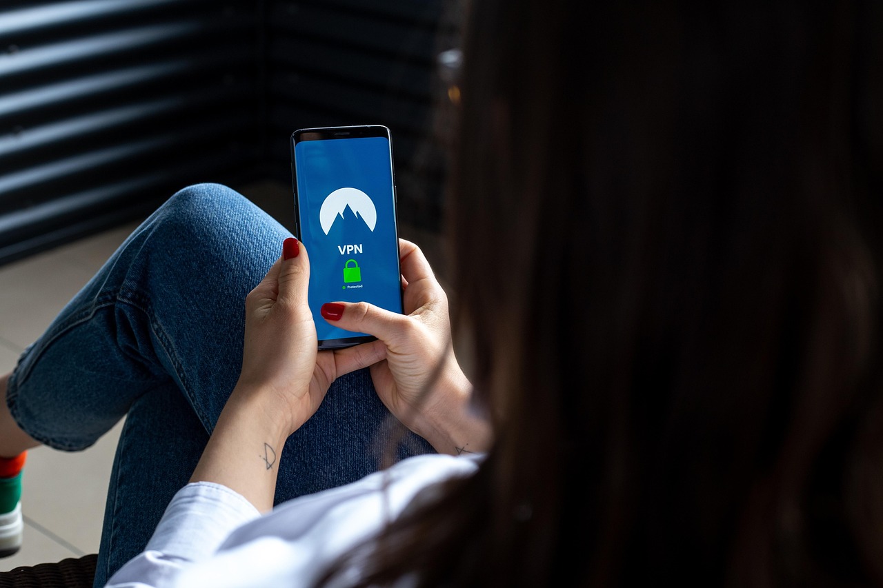 各样老微信买卖：网络实名认证如何才能保护儿童的安全？